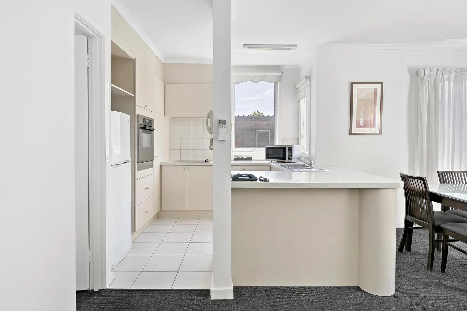 2020462812_4_1_251202_012137-w1600-h1067